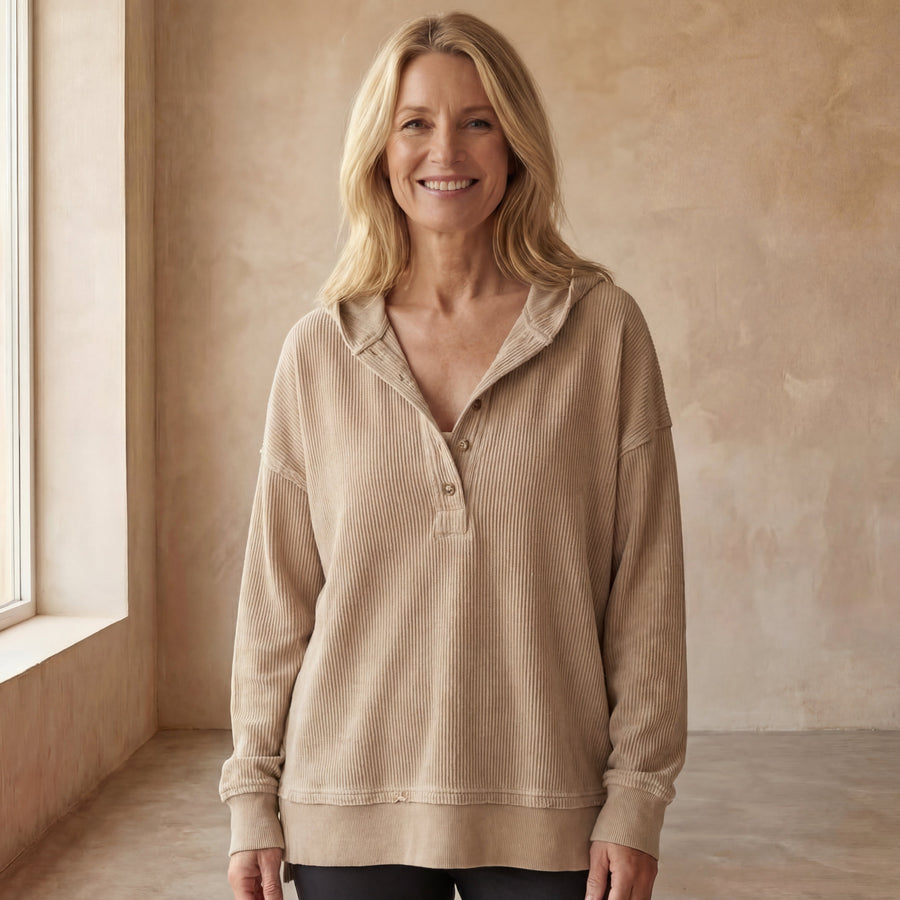 AREMIA - STYLISH HOODIE